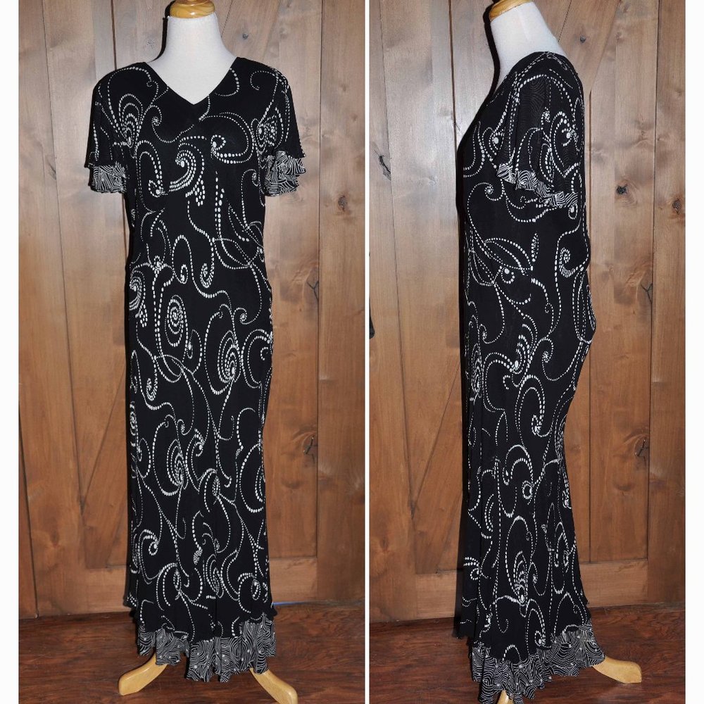 Vintage Bedford Fair Lifestyles Black & White Short Sleeve V-Neck Maxi Dress